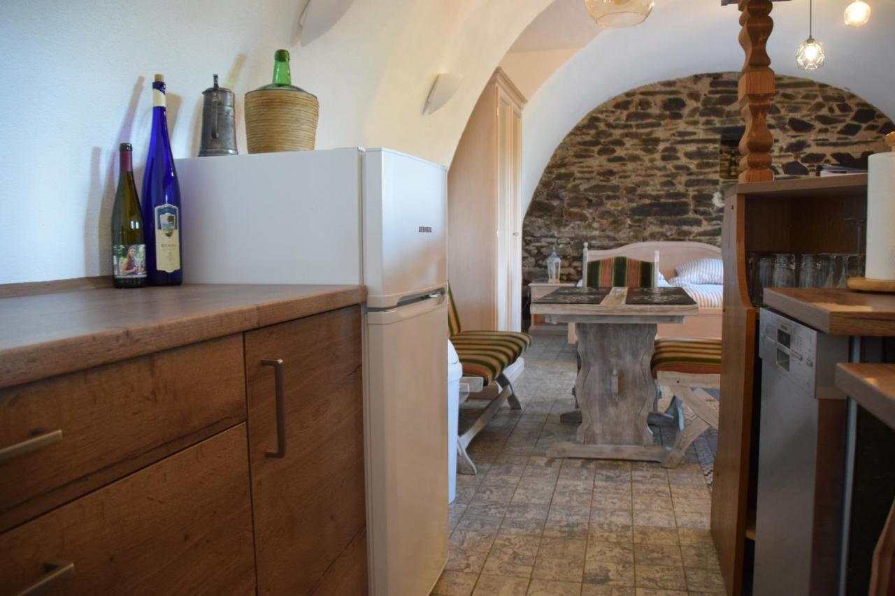The Wine Cellar In The Old Gemeinde House Brauneberg Eksteriør bilde